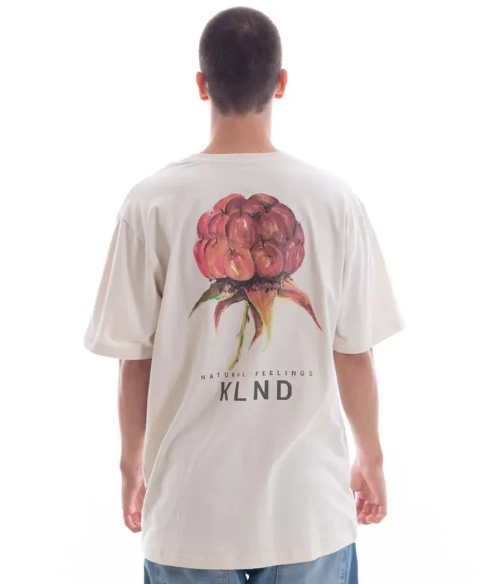 CAMISETA CONFORT WATERCOLOR BERRY CREME POLAR - Imagem 4