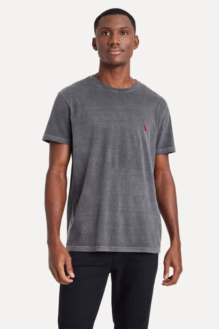 CAMISETA RESERVA BÁSICA BRASA PICA-PAU BORDADO