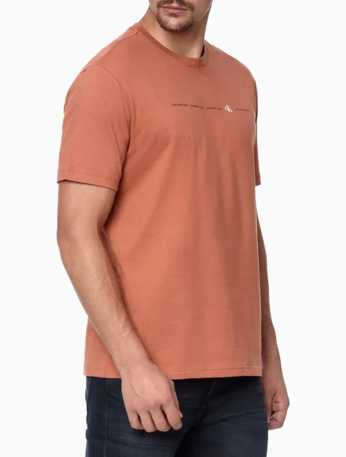 CAMISETA LOGO CALVIN KLEIN JEANS FERRUGEM