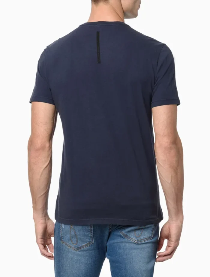 CAMISETA REISSUE CALVIN KLEIN JEANS AZUL MARINHO - Imagem 4