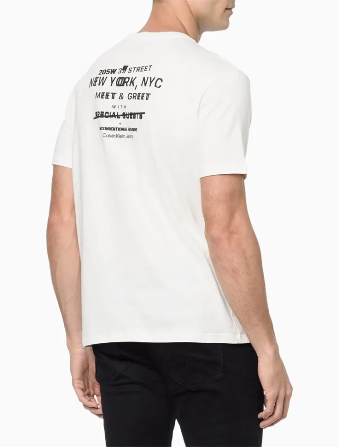 CAMISETA KLEIN RECORDS CALVIN KLEIN JEANS OFF WHITE - Imagem 4