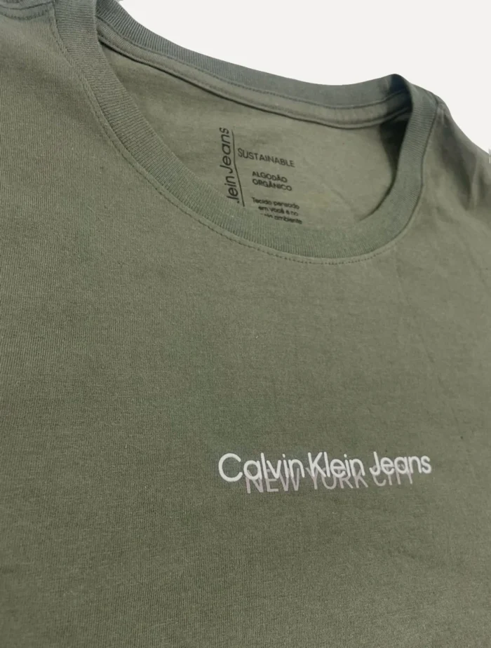 Camiseta Calvin Klein Jeans New York City Verde Militar - Imagem 3