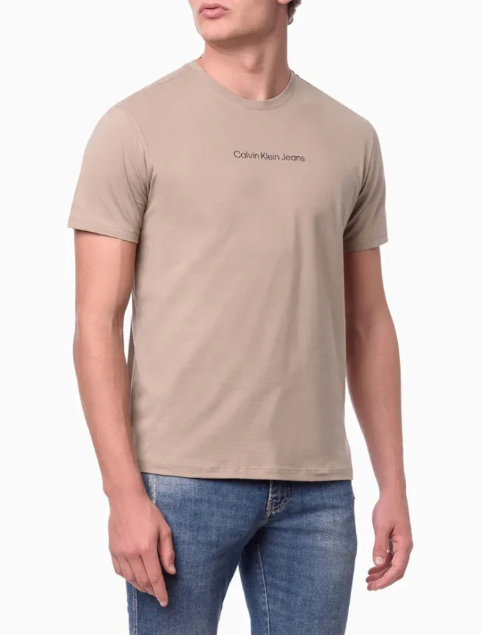 CAMISETA LOGO CENTRALIZADO CALVIN KLEIN JEANS CAQUI MEDIO